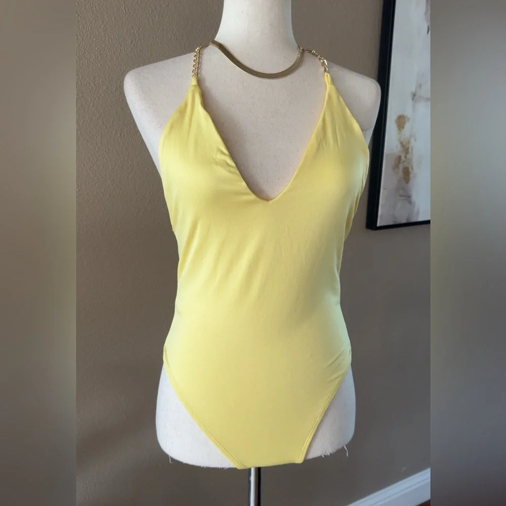 Elegant Yellow Plunge Bodysuit - Picture 6 of 8